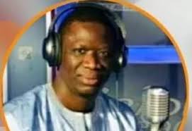 Revue de presse IRADIO avec Baba Ndiaye Baba Ndiaye est un des "nouveaux  arrivants" au registre des présentateurs de revue de presse sur la bande FM  sénégalaise, mais il s'impose de plus