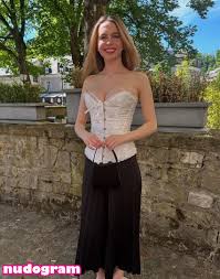 Serena Skybourne  serena.00  serenaskybourne Гола изтичане OnlyFans  снимка 8 - Nudogram v2.1