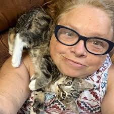 Emilia Mele updated her profile picture.