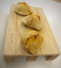 La ricetta originale abruzzese (senza lievito, velocissima!) la pizza scima o scema è una focaccia senza lievito, molto bassa e croccante tipica dell'antica tradizione abruzzese; Fiadoni Un Piatto Tipico Abruzzese Di Tradizione Pasquale Hotel Dragonara