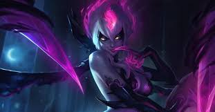 Evelynn S New Splash Art Is Revealed And It Is Salacious The Rift Herald All players have access to the k/da quests and event path (which include icons, spell cards, an emote, and a card back), as well as the new star power lab. evelynn s new splash art is revealed