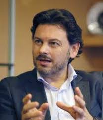 Arsenio Silva's Instagram, Twitter & Facebook