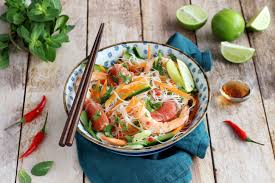 Recette Salade Thailandaise Aux Vermicelles De Riz Crevettes Et Pamplemousse En Video Recette Vermicelle De Riz Riz Au Crevette Salade Thai