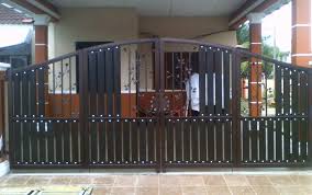 Anda dapat memasang pagar besi tempa untuk desain yang lebih beragam. 51 Model Pagar Besi Minimalis Modern Paling Simple 2021
