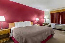 rodeway inn hotel in hesston, ks near