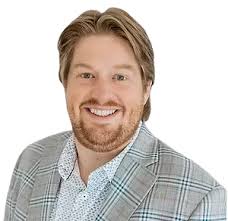 Bill Gottsch Acquires Candlewood Hills Retail Center