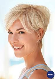 Kurzer bob hinterkopf | bob frisuren sind in der art für eine lange zeit. Frisuren Bilder Fransen Bob Mit Schon Betontem Hinterkopf Frisuren Haare