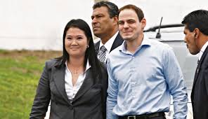 They have two daughters kyara sofía and kaori marcela, and reside at their home in lima, peru. Esposo De Keiko Fujimori Inicio Huelga Hambre En Peru Miami Mundo