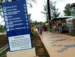 Tak de surfers' paradise di sini, yang ada cuma pantai yang berselut dan pokok bakau yang memenuhi kawasan pinggir pantainya. Morib5 Yana Homestay Morib