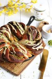 Hefekranz Mit Pistaziencreme Und Espressoglasur Rezept Pistazien Creme Pistazie Hefe