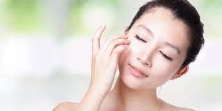 Hingga sekarang, standar kecantikan wanita berupa kulit putih tersebut tidak berubah. 7 Cara Memutihkan Wajah Secara Cepat Dan Alami Mudah Dan Aman Merdeka Com