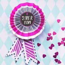 Diy Einen Orden Zum Muttertag Familicious Muttertagsgeschenk Selber Machen Diy Geschenke Muttertag Muttertag Diy