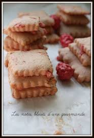 Sables Aux Pralines Roses Et Biscuits Roses De Reims Les Notes Bleues D Une Gourmande Recettes De Cuisine Biscuit Rose De Reims Dessert