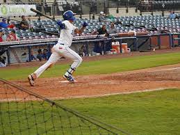Yeison guzmán fifa 20 • totw3 prices and rating. Jeison Guzman With A Mighty Swing In Game 4 Of The Sal Championship Series Keeping The Legends Real Milb