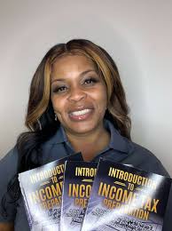 Meet Dr. Shawanda Moore