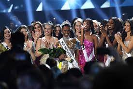 By alyssa morin dec 09, 2019 4 on sunday, miss south africa zozibini tunzi was announced the winner of the coveted competition, which was held at tyler perry studios in atlanta. South Africa S Zozibini Tunzi Wins Miss Universe 2019 Bloomberg