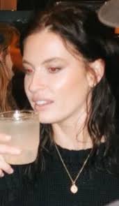 Eva Garrett (@evagarrett92)