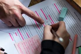 Cliquez sur les flèches pour inverser le sens de traduction. Les Avantages De Travailler Avec Un Reviseur Bilingue