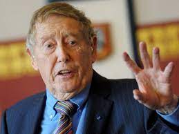 Labour chief sir keir starmer has led tributes to the previous nice grimsby mp austin mitchell following his loss of life on the age of 86. Ex Grimsby Mp Austin Mitchell To Release Book On His Life As A Political Maverick Grimsby Live