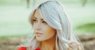 Loren Weber's Instagram, Twitter & Facebook