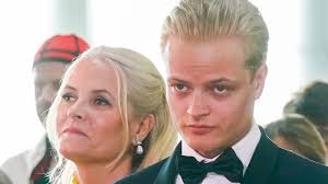 Kronprinsesse Mette-Marit, Marius Borg Høiby | Kronprinsesse Mette-Marit  fyller år: Tiltalen kommer i skyggen, mener kongehusekspert