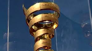 En un épico final, el británico, quien no vistió la maglia rosa en ninguno de los días anteriores de la en un disputado epílogo, el británico se impuso en la penúltima jornada del giro de italia y quedó segundo en la tabla general, aunque con el. Giro D Italia 2020 Dove Vedere Il Trofeo In Mostra Il Ciclisti Non Passeranno Da Torino