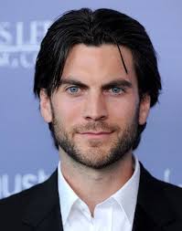 Let's have a look at these actors with long hair without further ado. Wes Bentley Black Hair Blue Eyes Actors With Black Hair Blue Eyed Men
