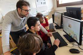 Cours De Technologie Au College Saint Paul A Saint Paul Sur Isere 38 France College Marcel Callo