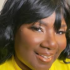 Capucine Holmes's Instagram, Twitter & Facebook