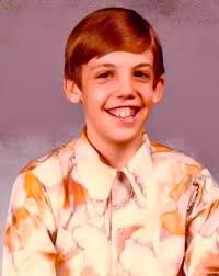 Can you guess who rocked elementary school in the 70s? 🤓 Check out that  groovy shirt with the jumbo collar, and the combover that only a mother  could love! And yep…my teeth