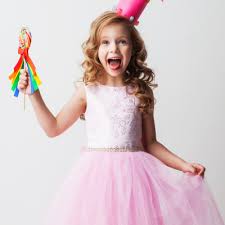 Hot promotions in robe fille princesse. Robe De Princesse 23 Robes Sublimes Pour Petite Princesse Avec Tete A Modeler