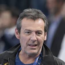 Ce dernier a failli mourir au cours d'une expédition en arctique et compte tenu de la situation, les internautes ont trouvé la blague du présentateur assez. Jean Luc Reichmann Biographie News Photos Et Videos Tele Loisirs