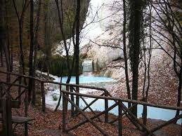 Terme In Toscana Le Sorgenti Di Acqua Calda All Aperto Di Bagni San Filippo Sorgenti Calde Toscana Luoghi