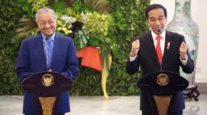 Hati kecil saya tergugah sejak menginjakkan kaki di sini. Akankah Politik Identitas Bertahan Di Malaysia Dan Indonesia
