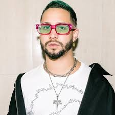 📆#enundiacomohoy pero en 1996 nace Gabriel Armando Mora Quintero, nacido  en San Juan y mejor conocido como Mora, es un cantante, compositor y  productor musical Puertorriqueño. #backstagemagazinecr #BCKSTG