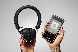 Offering intuitive control, impressive battery life, and solid wireless connection, there's with classic rock style and performance, marshall headphones' major ii bluetooth carry the torch from their predecessor, offering warm and. Marshall Major Ii Bluetooth Rock N Roll Kopfhorer In Der Unplugged Version Curved De