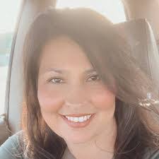 Deana Lundy's Instagram, Twitter & Facebook