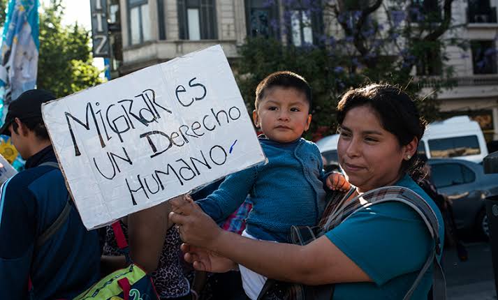 Extranjeros en Argentina: la ley reconoce la migración como un derecho  humano