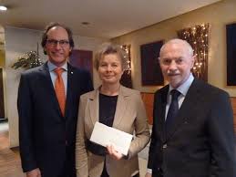 Credit ratings, research and analysis for the global capital markets. Grosszugige Spende Von Der Vr Bank Landshut Staatliche Berufsschule 2 Landshut