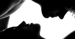 Umumnya mimpi ini memberikan gambaran bahwa kamu sangat mencintai pasanganmu, namun terkadang hal ini mungkin bentuk panggilan hati untuk. Arti Mimpi Bercinta Dengan Pacar Lengkap Dengan Maknanya Menurut Primbon Jawa Arti Mimpimu