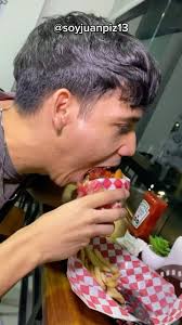 Monchoso y caluroso riman bien, pero está más agusto el aire acondicionado🥵