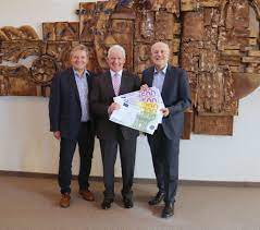 # mannheim # ludwigshafen # vrbank # rheinneckar # heddesheim # neckarau # feudenheim # seckenheim # friesenheim # oggersheim # mutterstadt # neuhofen # mannheimat. Nach Der 125 Jahrigen Jubilaums Feier Grosszugige Spende Der Vr Bank Rhein Neckar An Die Burgerstiftung Mutterstadt Mutterstadt