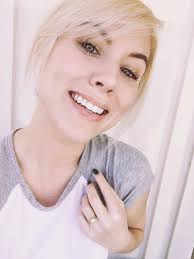 Which oil can I use for my sick to be like this for the skin