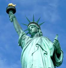 Le site d'implantation retenu privilégie l'accès le plus passant possible vers le cœur de la cité. L Histoire De La Statue De La Liberte Un Embleme Des Etats Unis Venu De France