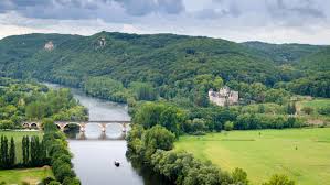 The dordogne département (24) is found within the aquitaine region of the southwest corner of france.most french people refer to the area as the périgord, a name used for the region before the french revolution; La Borie Gites Dordogne Lot South West France