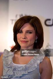 421 Daphne Bush Stock Photos, High-Res Pictures, and Images