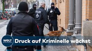 More details of individual raids have been released today, showing that exactly 146 arrests were made, and seized were 39 encrochat devices, 19 firearms, 802 ammunition, 538.5kg of cocaine and 47kg of. Police Hacked Clan Chats Criminal Communication On Encrochat Decrypted Raid In Berlin Welt News Channel De24 News English