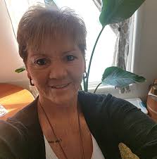 Drivers pull over to help save a dog running loose