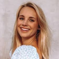 Hayley Popiel's Instagram, Twitter & Facebook