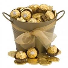 This article is about friendship day gift ideas for friends. Friendship Day Gift For Girls Gift Idea Gift For Her Friendship Day Gifts Chocolate Gifts Basket Gifts For Girls